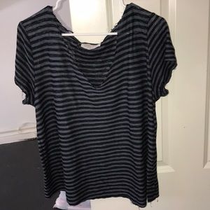 Vneck, worm style Tee